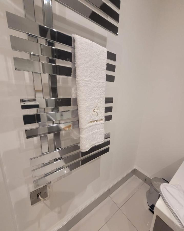 Luxury 1 Bed Apartment In The Heart Of Rochester Wainscot Ngoại thất bức ảnh
