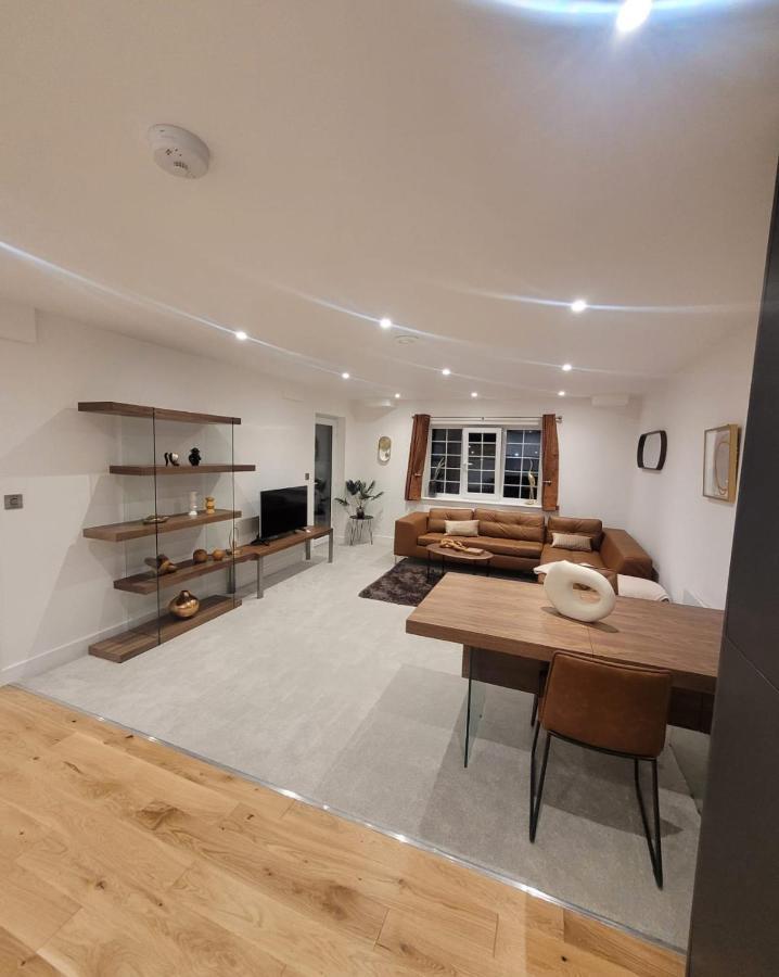 Luxury 1 Bed Apartment In The Heart Of Rochester Wainscot Ngoại thất bức ảnh